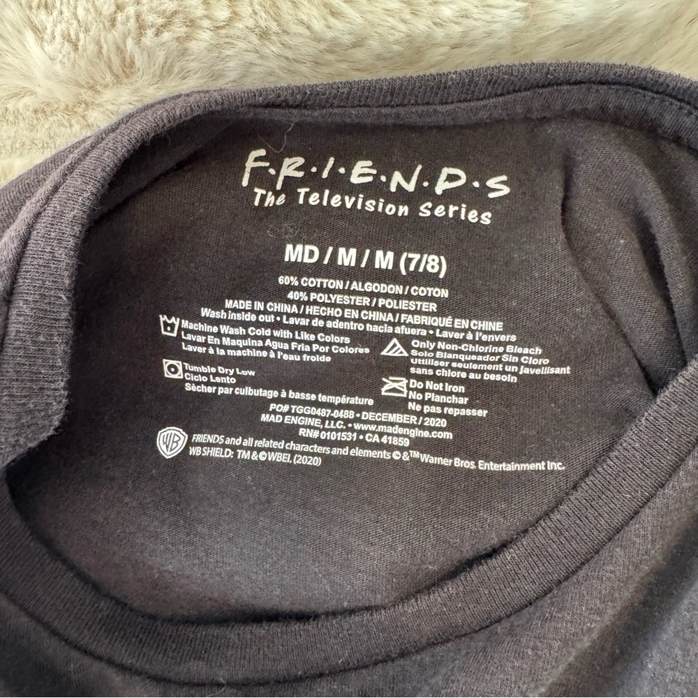 Friends | Graphic Kids T-Shirt | girls | size medium 7/8 - Picture 3 of 4